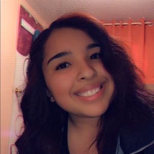 Meet your Posher, Nayeli